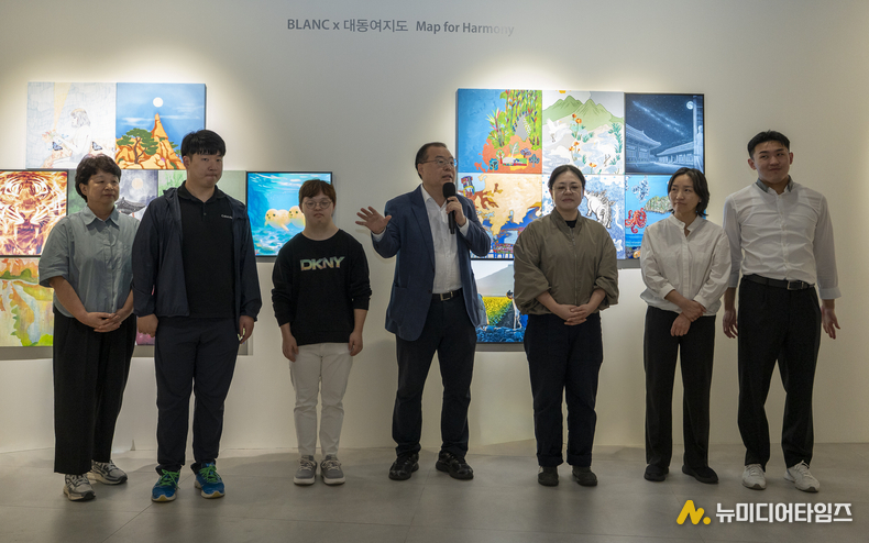 (사진 제공 = 케이리즈갤러리) 서일호 부장(TV조선)의 축사