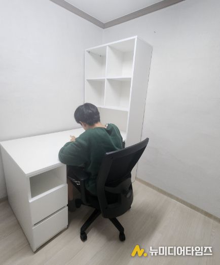 남양주시 진건읍, 취약계층 청소년에 책상 세트 지원 … 맞춤형 학습공간 조성