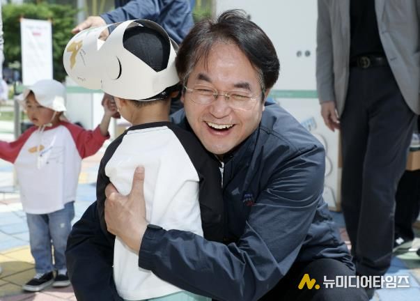 2024년 고양어린이박물관 어린이날 축제에 참석한 이동환 고양특례시장