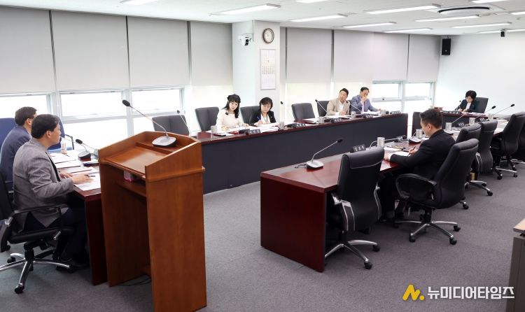 특별위원회 제7차 회의