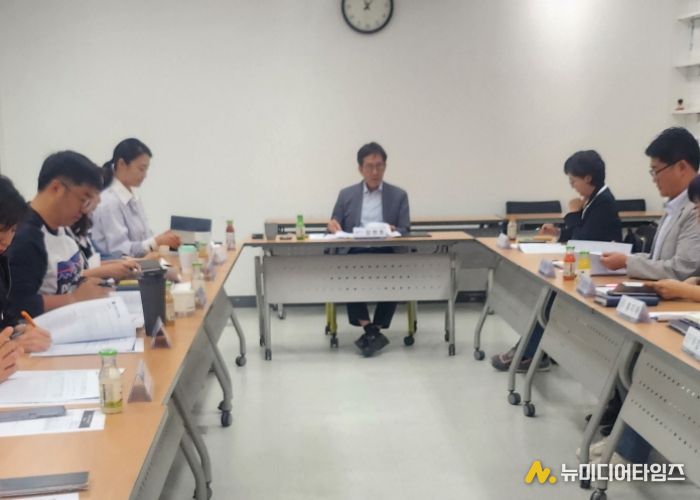 국립현대미술관 고양관 건립 유치 기본구상 연구 심의위원회 회의