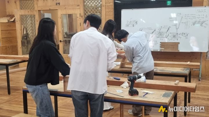 영암 청춘남녀, 설렘 가득한 하루 보내