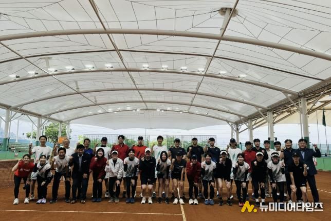 소프트테니스 일본 국가대표팀 전지훈련 격려