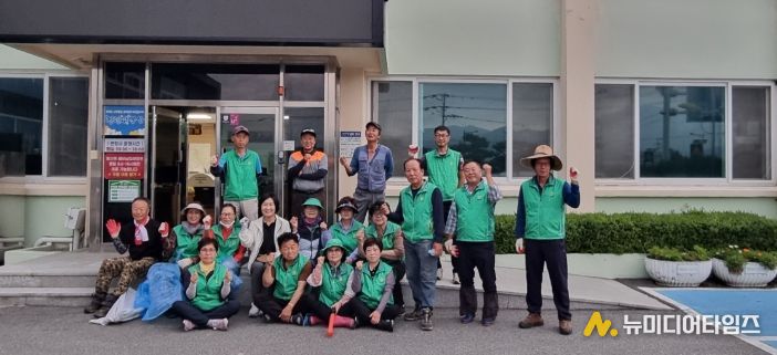 김천시 봉산면 새마을협의회, 연도변 풀베기 및 환경정비