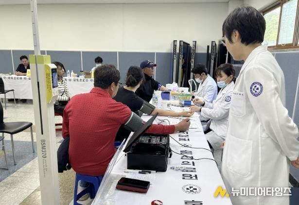 태안군청소년수련관에서 진행된 특수건강진단 모습.