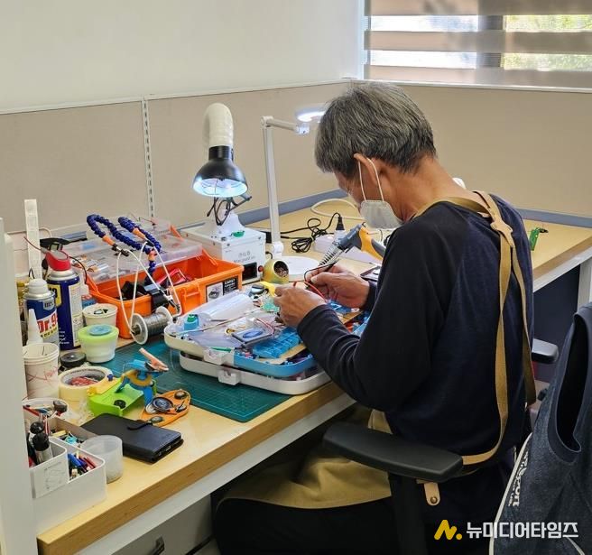 강동구 장난감 수리센터 현장