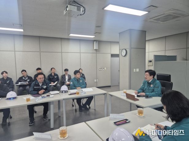 인천경제자유구역청은 지난 10월 10일, 10월 17일 특별관리가 필요한 제3연륙교, 송도자원순환센터에 대한 현장 특별점검을 실시했다.