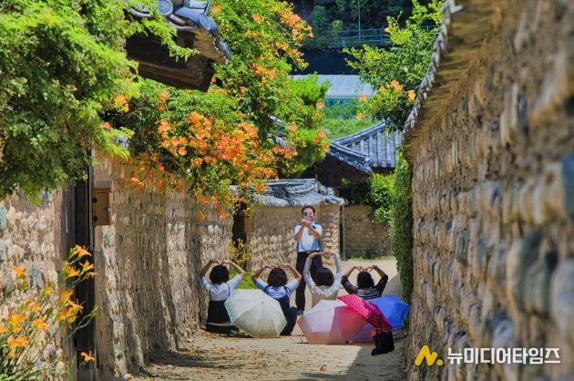 달성군 전국 사진공모전 수상작 사진 1(일반사진 부문 대상 '노치원 나들이')