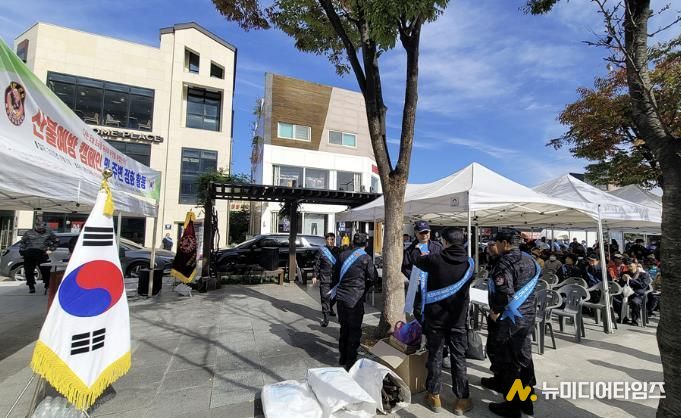 도봉구는 지난 10월 21일 도봉산 일대에서 특수임무유공자회 도봉구지회와 함께 산불예방 캠페인을 전개했다.