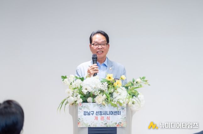 31일 열린 ‘선정시니어센터 개관식’에서 복진경 부의장이 축사를 하고 있다.