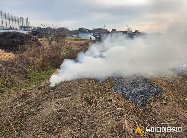 파주시, 운정신도시 외곽 불법소각 야간단속 실시