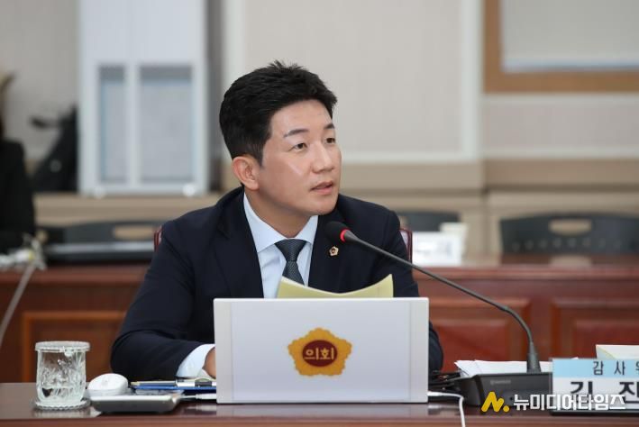 김진남 전라남도의원, ‘10시간 수영이 아니라, 10초 안에 살아남는 힘 길러야“생존 수업 교육 실효성 지적..