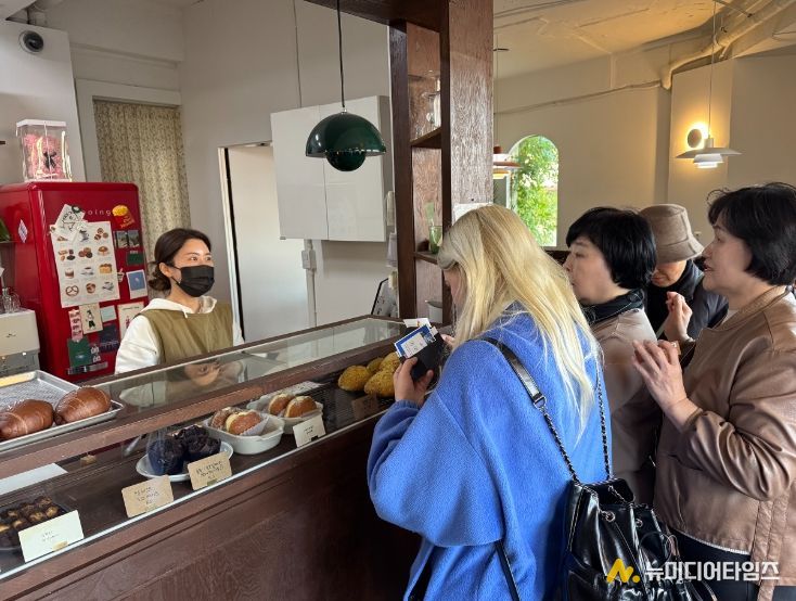 도심 전체가 하나의 무대가 된 ‘미식탐정단’