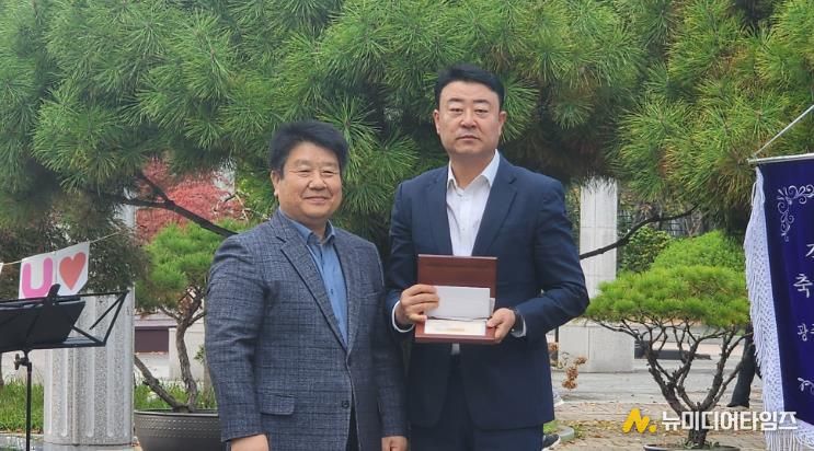 김태완 광산구의원, 수완대주피오레6단지로부터 감사패 수상