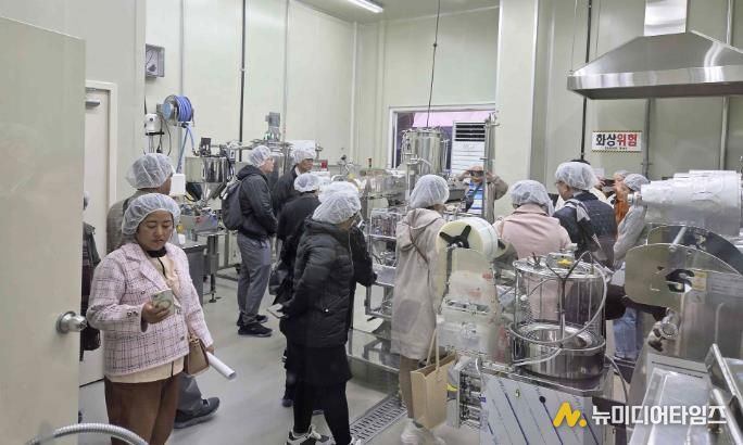 미얀마 식품협회 회원사 대표단이 용인시 농업기술센터를 방문해 주요 시설을 견학했다