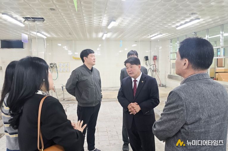 이성룡 울산광역시의회 의장, 중구 유곡중학교 현장 방문