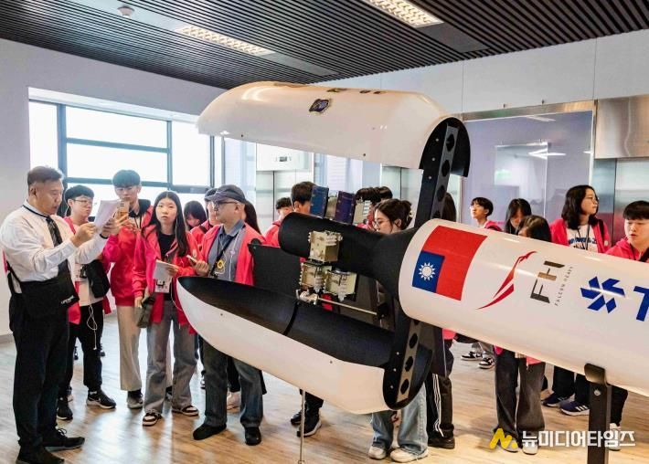 지난해 떠난 ‘글로벌 미래인재 과학캠프’ 현장 탐방 모습