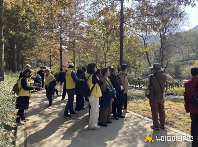 시흥시 정왕본동, 독거 어르신과 함께하는 '효 사랑 공감 힐링 여행' 추진