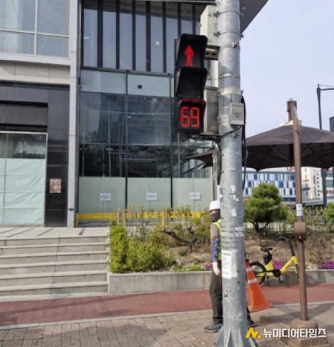 보행신호 적색잔여시간 표시기