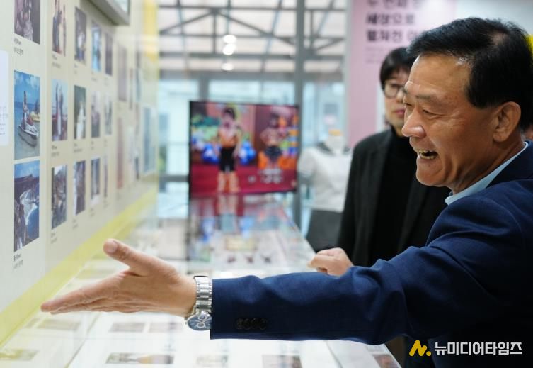 제5회 성북 마을기록 전시 ‘가족, 내마음속 책갈피’16일까지 선보여