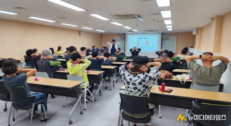 창원시 마산회원도서관,‘같이 걷는 책길 도서관’