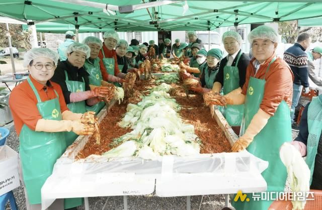 광주시 초월읍 새마을회, ‘사랑의 김장 담그기’ 행사 열어