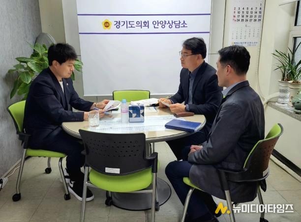 경기도의회 유영일 의원, 경기기후위성 발사 기념 행사 관련 보고 가져