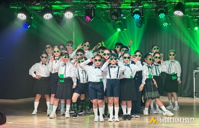 용인특례시는 지난 8일 용인상상의숲 공연놀이터에서 드림스타트 아동들이 뮤지컬 ‘2025 드림플라이' 공연을 했다고 밝혔다