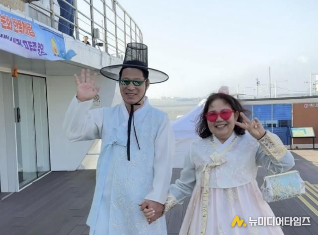 시흥도시공사, 오이도 빨강등대 축제에서 ‘한복 체험’으로 K-문화 전파