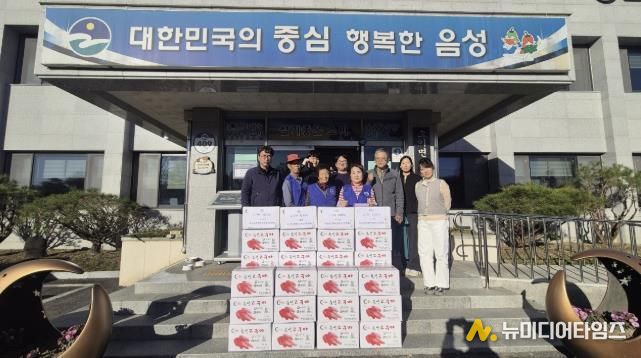 음성군 소이면 자유총연맹 여성회장, 경로당에 고구마 기탁