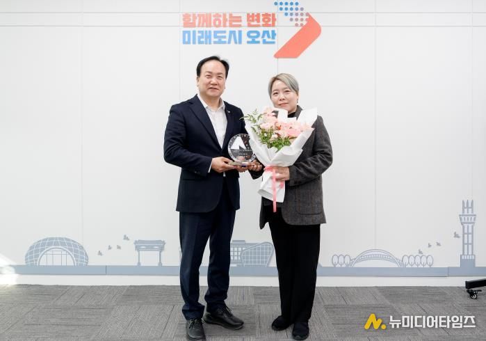 오산시, '오산 세교맘 동행' 카페 매니저 김안나씨 1일 명예시장 위촉