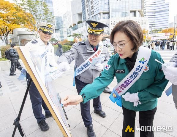 박희영 용산구청장, 교통법규 위반 근절 캠페인 동참