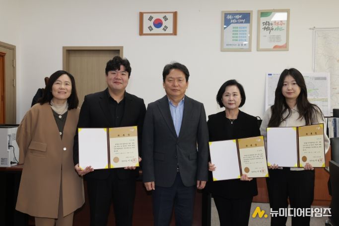 시립교향악단 김경희 예술감독 겸 상임지휘자 재위촉