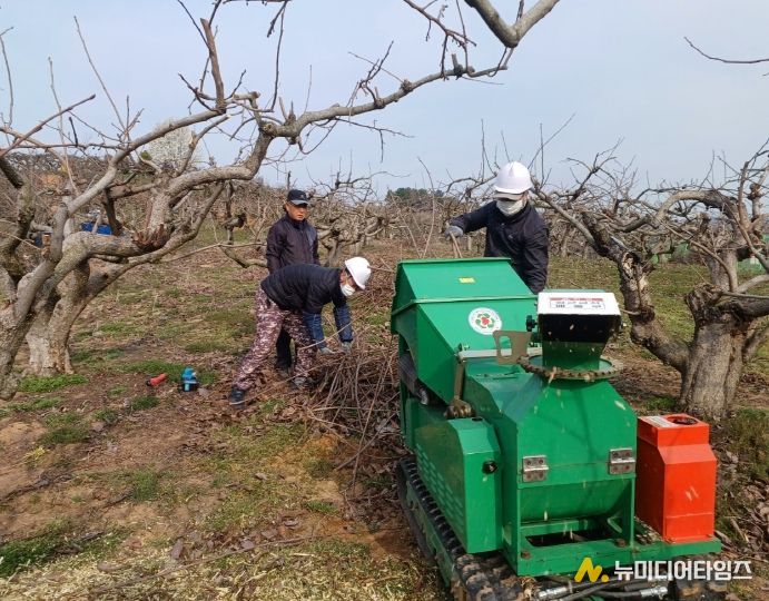 찾아가는 영농부산물(과수 전정가지) 파쇄지원 현장