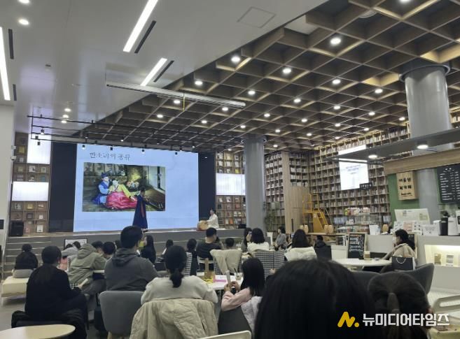 소리로 물든 무대, 판소리 렉처 콘서트