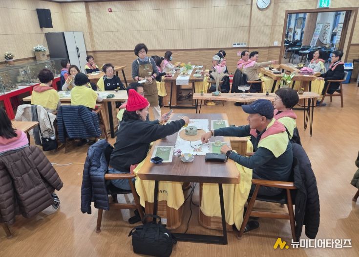 노인맞춤돌봄 종사자 대상 힐링 프로그램 운영