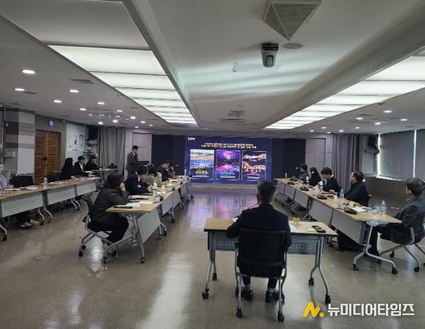 신정호정원 야간경관 조성사업 최종보고회 개최 모습