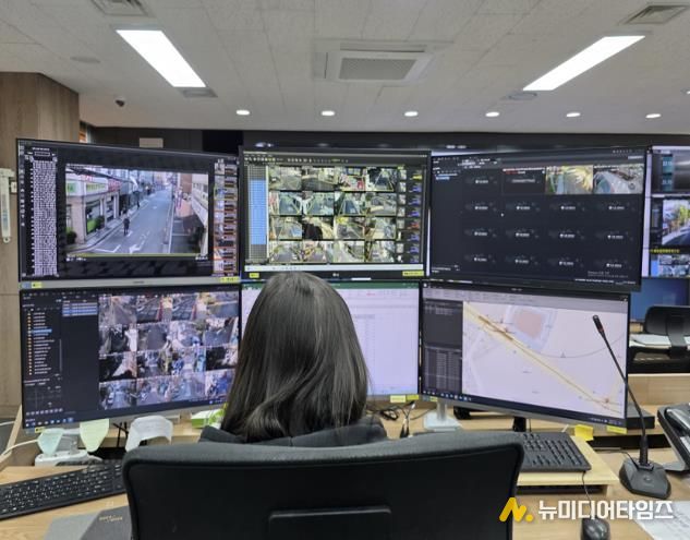 강동구 CCTV통합관제센터 내 지능형 관제석