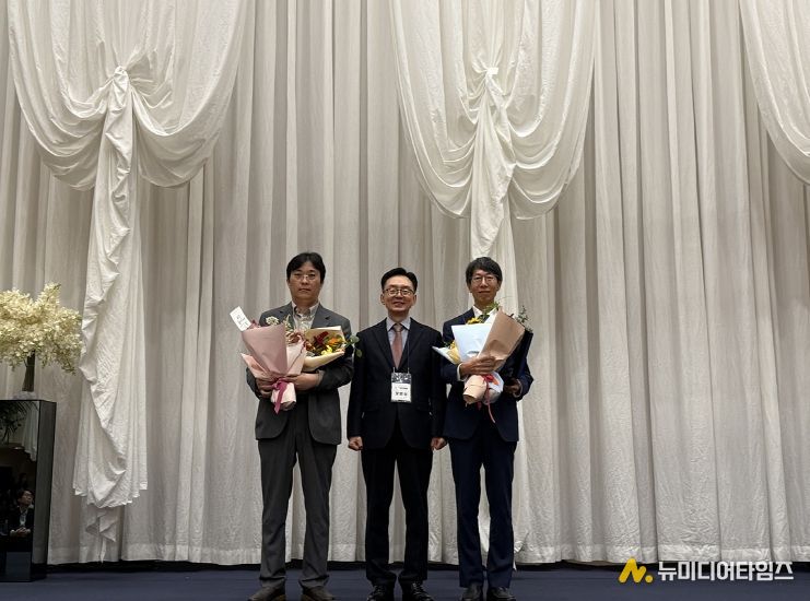 케이메디허브 ㈜이롭과 「2025 한국기술혁신학회」 동시 수상