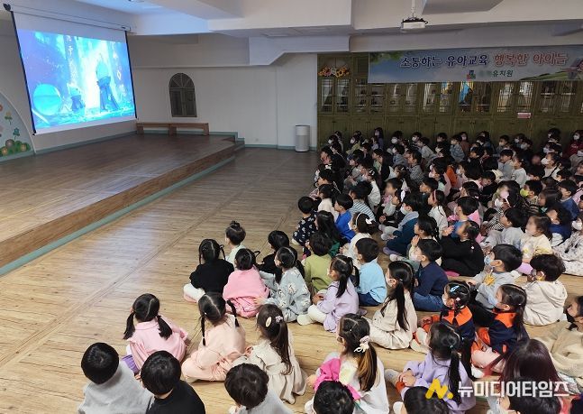 ‘AI 환경 동화’로 환경보존의 가치를 전하다((AI환경동화))