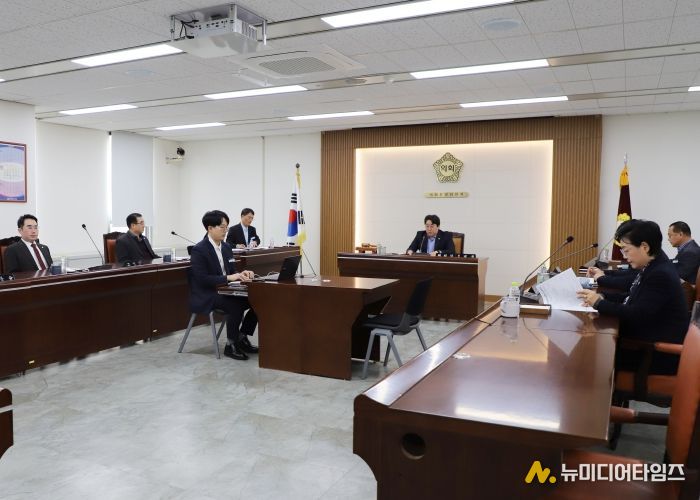 제258회 정례회 일정을 확정하는 금천구의회 의회운영위원회