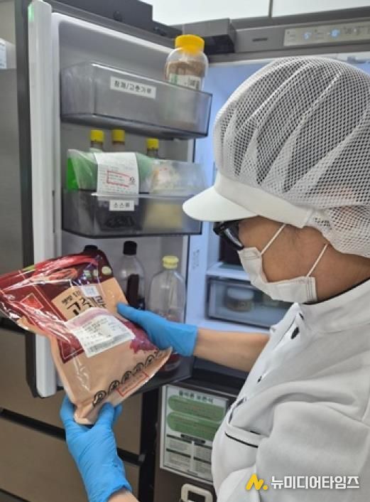 파주시 어린이·사회복지급식관리지원센터, '소·확·행 (소비기한 확인 행동 개시)' 사업 성황리 마무리