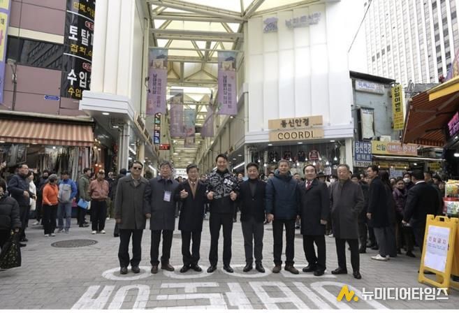 남대문시장 아케이드 준공식 사진