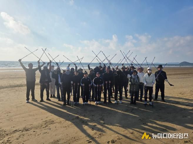 충청남도태안교육지원청태안도서관, 지역 생태와 함께하는 ‘노르딕 워킹 체험’ 성료