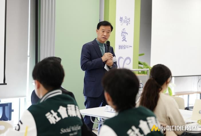 이승로 성북구청장이 인사말을 하고 있다