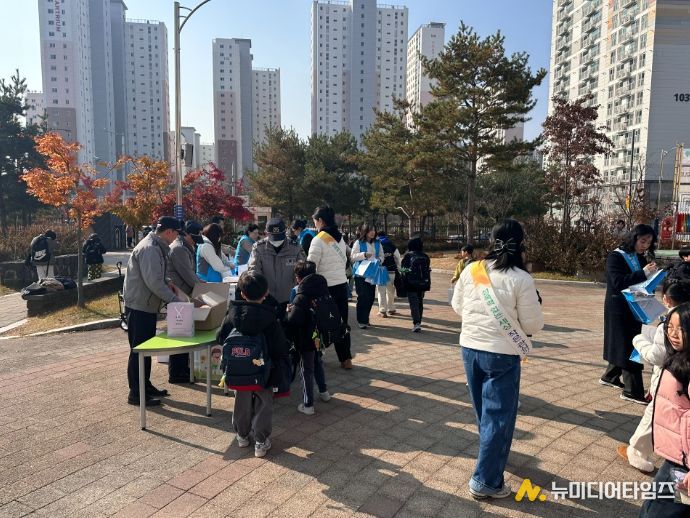 충주시, 아동학대 예방의 날 맞아 캠페인