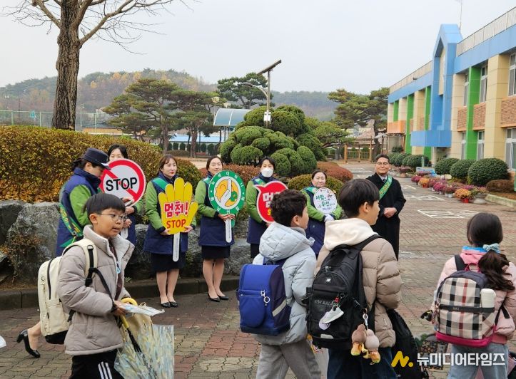 서산 녹색어머니회와 함께 연중 교통안전 캠페인