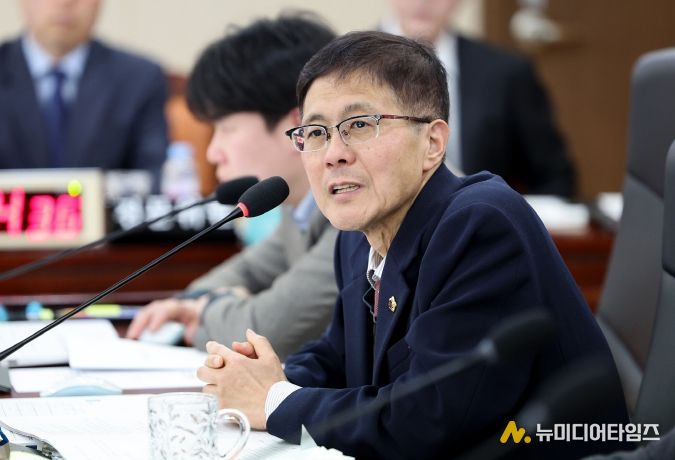 인천시의회 이명규 의원, 가족공원 플라스틱 조화 퇴출 추진