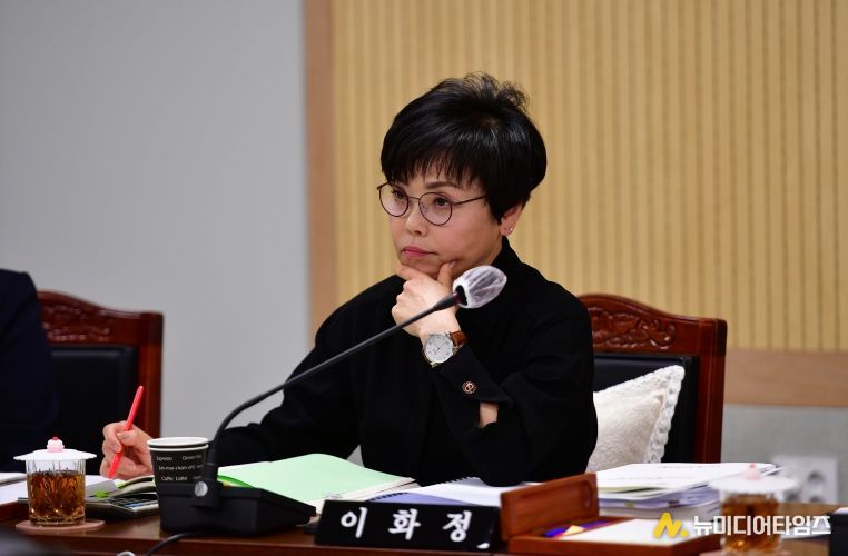 이화정 의원(복지교육위원회 발언사진)