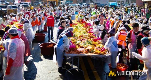 '이음(이어지다)', 고성의 관광과 문화의 조화로움을 사진으로 나타내다-금상 천갑기-김장나눔행사